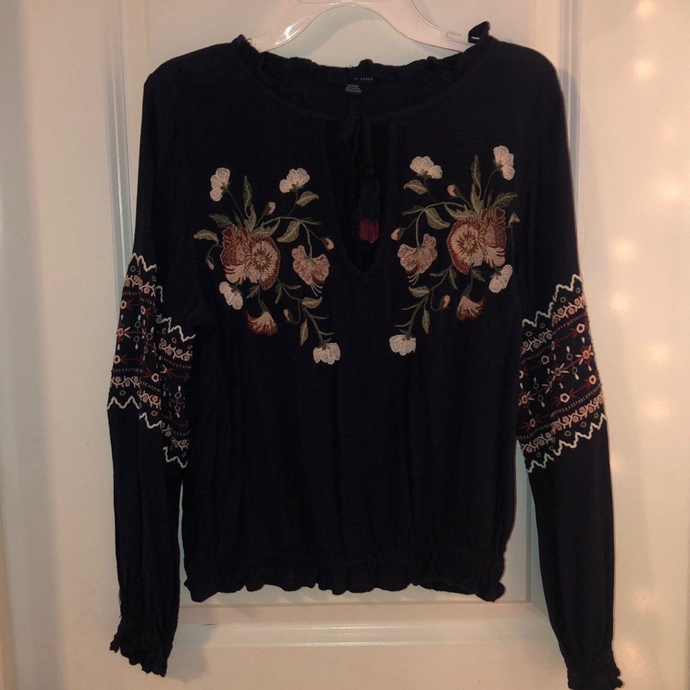 American eagle dark navy blue floral shirt